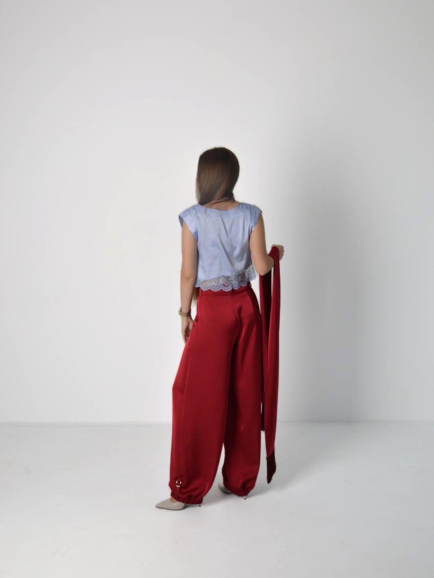 Топ атлас з мереживом